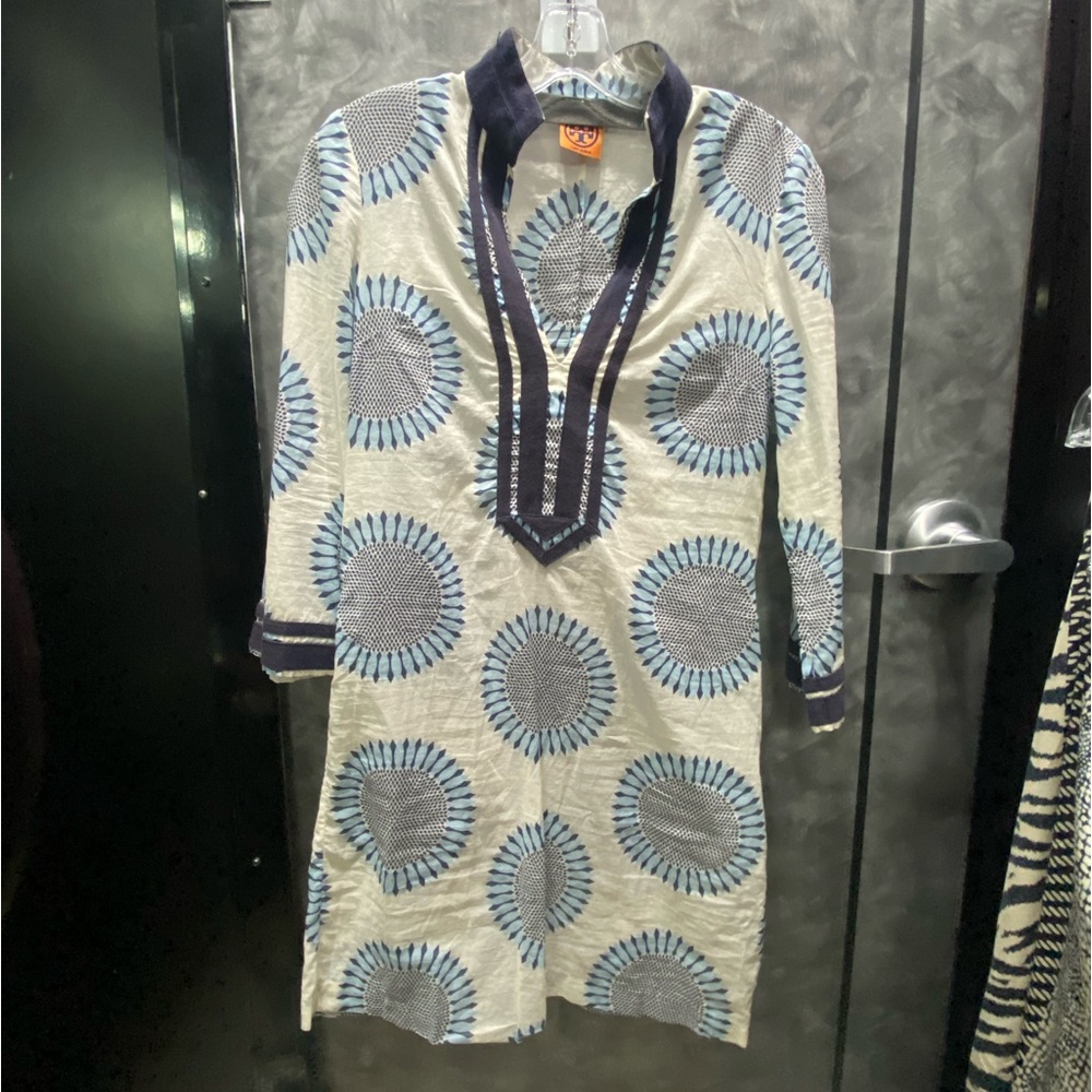 ISO TORY BURCH sunflower dress in a size 6! Seeking this dress! TY🌷